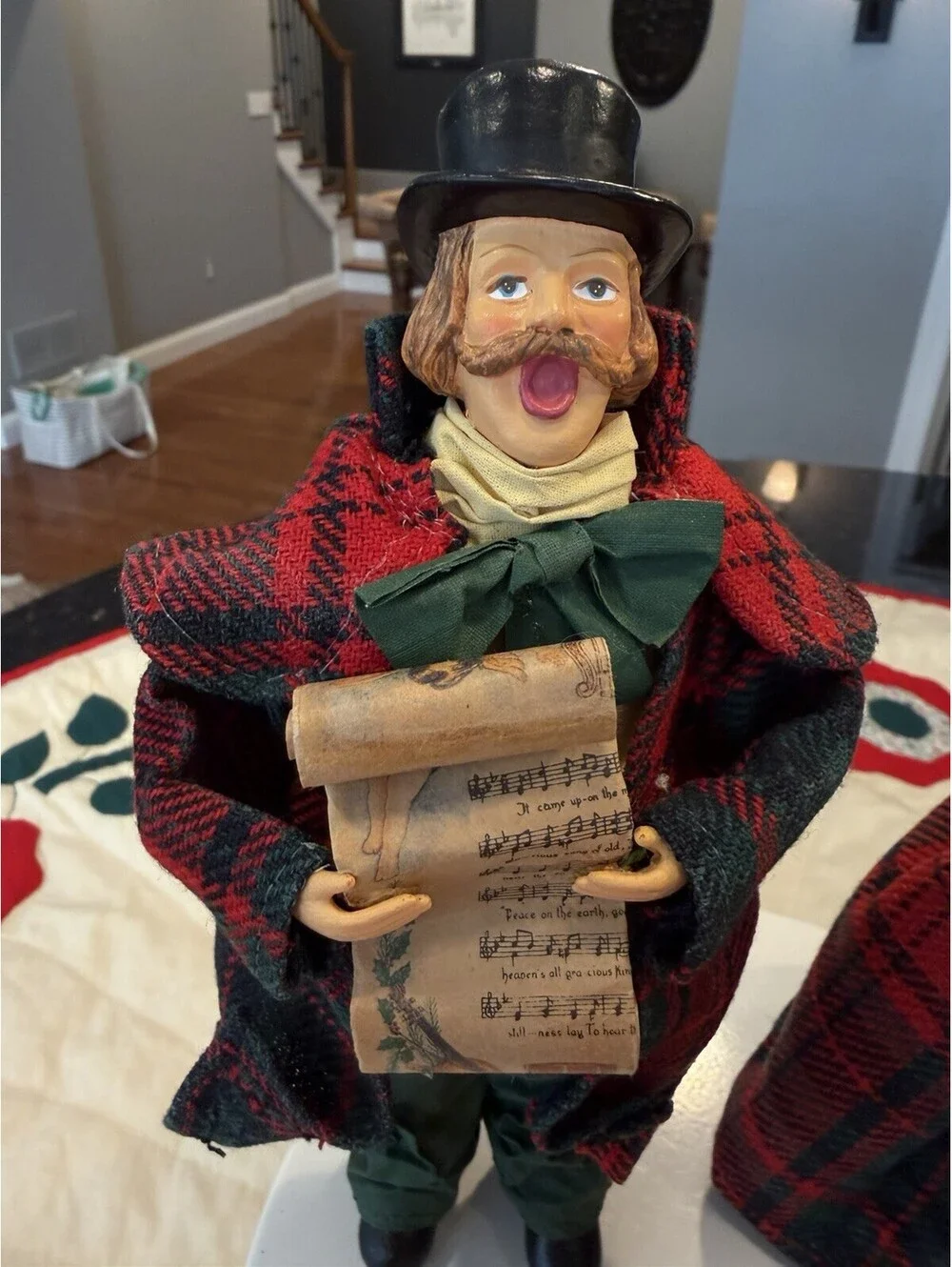 Vtg Papier-Mâché Carolers Set Of Three